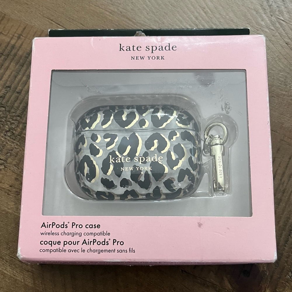 NIB Kate Spade AirPods Pro Case,‎ leopard print